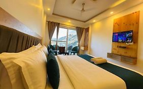 The Kempty Fall Resort, Mussoorie - Lavish & Luxury Stay